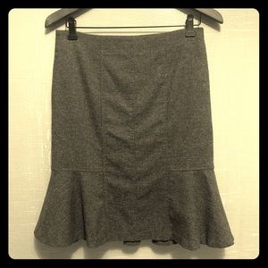 Banana Republic grey flounce hem wool skirt